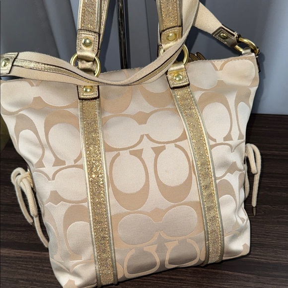 Coach Poppy Beige and Gold Women's shoulder and cross body Bag - Picture 11 of 17